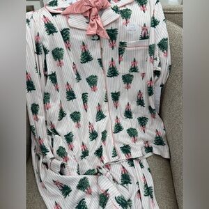 Tahari Pink and Green Tree Print Pajamas L